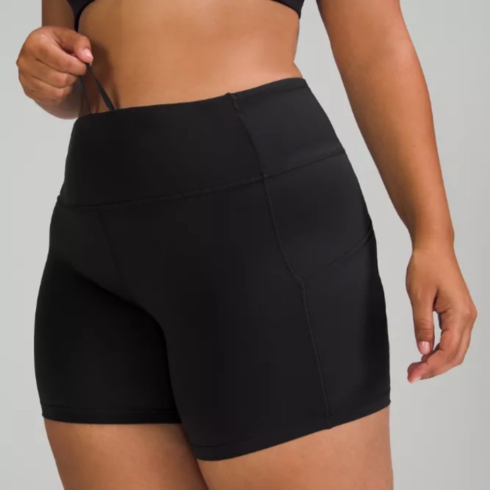 Lululemon Fast and Free 4in shorts with pockets